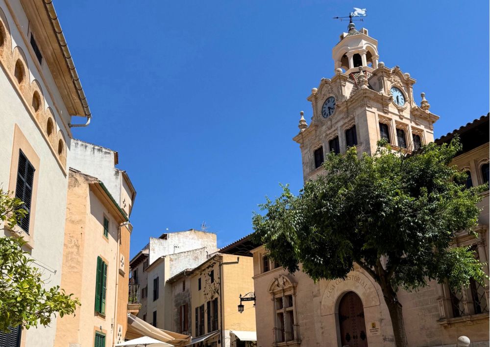 Alcúdia stare miasto na Majorce – klimatyczne uliczki i obowiązkowy punkt na Majorka plan zwiedzania