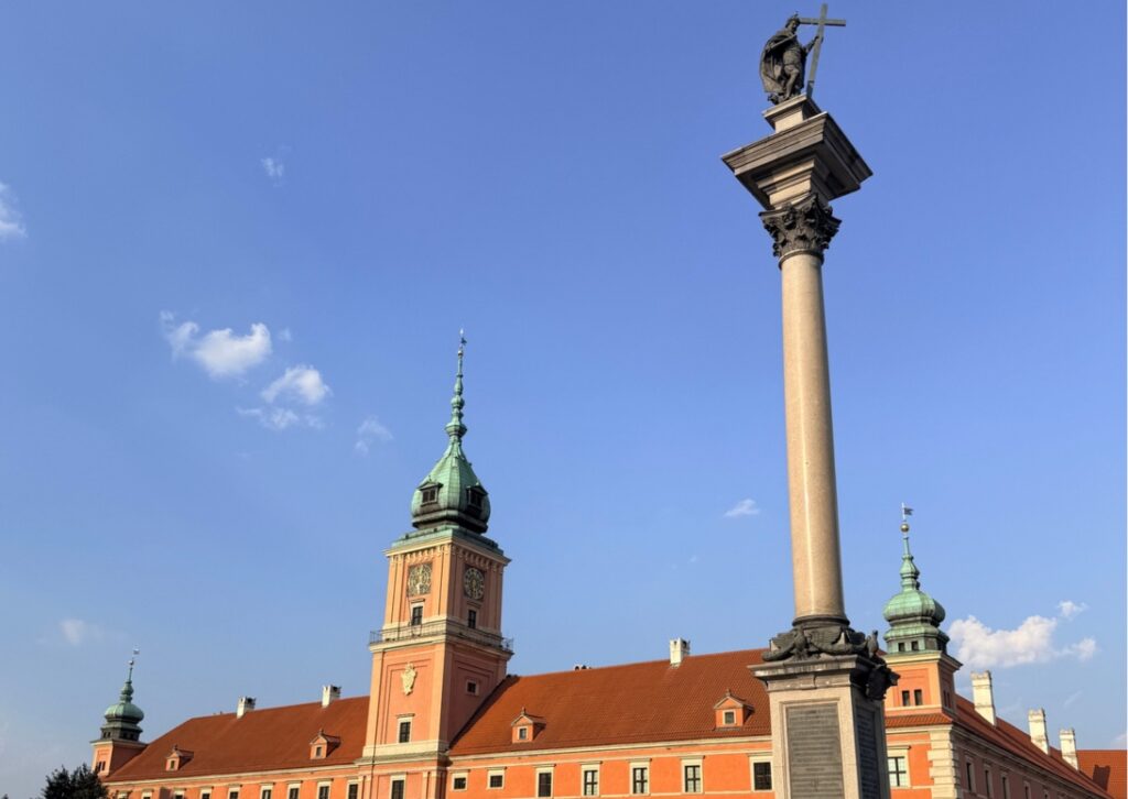 Kolumna Zygmunta i wieże Zamku Królewskiego w Warszawie